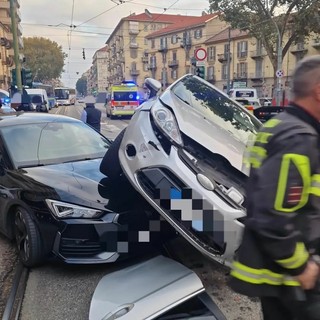 L'incidente automobilistico [foto della capogruppo di FdI alla Circoscrizione 6, Verangela Marino]