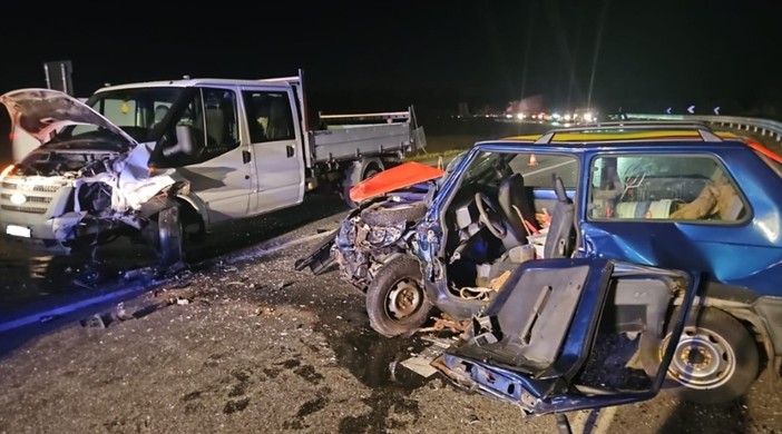 La strada dopo il fontale alla rotonda dell'ippodromo di Vinovo La strada dopo il fontale alla rotonda dell'ippodromo di Vinovo