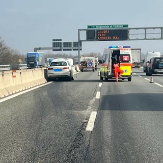 Auto travolge mezzo del cantiere: traffico in tilt sulla tangenziale sud