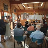 Un momento dell'incontro tra i residenti e la vicesindaca Bonino
