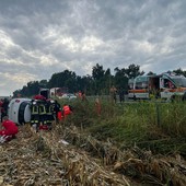 Ancora un incidente sull’A5: auto esce di strada e si ribalta, 4 feriti