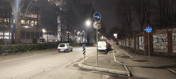 Incrocio pericoloso all'Amedeo di Savoia: intervento sull'inutile specchio