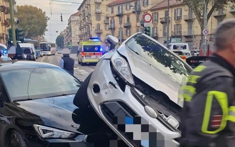 L'incidente automobilistico [foto della capogruppo di FdI alla Circoscrizione 6, Verangela Marino]