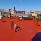 Metti al sicuro il tuo tetto: la guida all'impermeabilizzazione di una copertura in lamiera