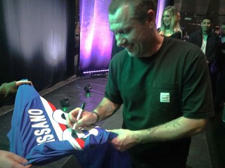 Il calcio si trasferisce sulle assi del palcoscenico