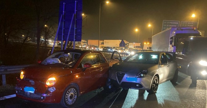 Brutto incidente allo svincolo per La Loggia: traffico in tilt sulla tangenziale Brutto incidente allo svincolo per La Loggia: traffico in tilt sulla tangenziale