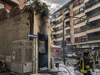 Incendio in una gelateria di via Principi d'Acaja