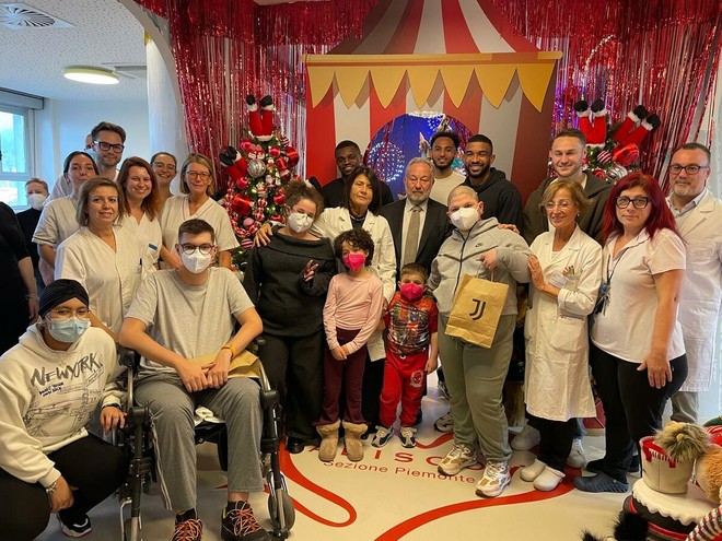 Juve in visita dai piccoli pazienti del Regina Margherita