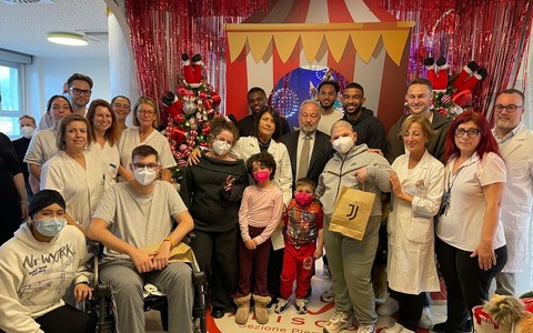 Juve in visita dai piccoli pazienti del Regina Margherita