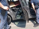Biciclette di dubbia provenienza e rame dentro l’auto abbandonata Biciclette di dubbia provenienza e rame dentro l’auto abbandonata