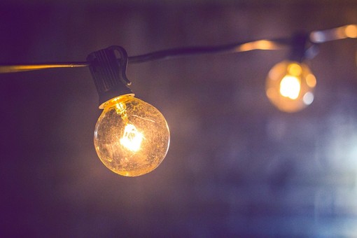 Come risparmiare sui consumi in bolletta: dal fornitore di energia agli elettrodomestici