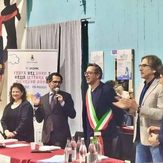Luca Bianchini chiude a Nichelino una edizione da record per la Festa della Lettura Luca Bianchini chiude a Nichelino una edizione da record per la Festa della Lettura