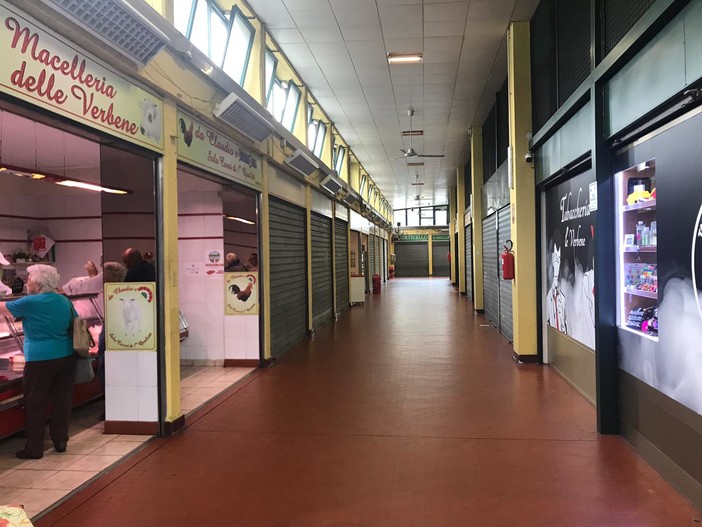 Torino, l'ufficio postale nel mercato coperto Le Verbene