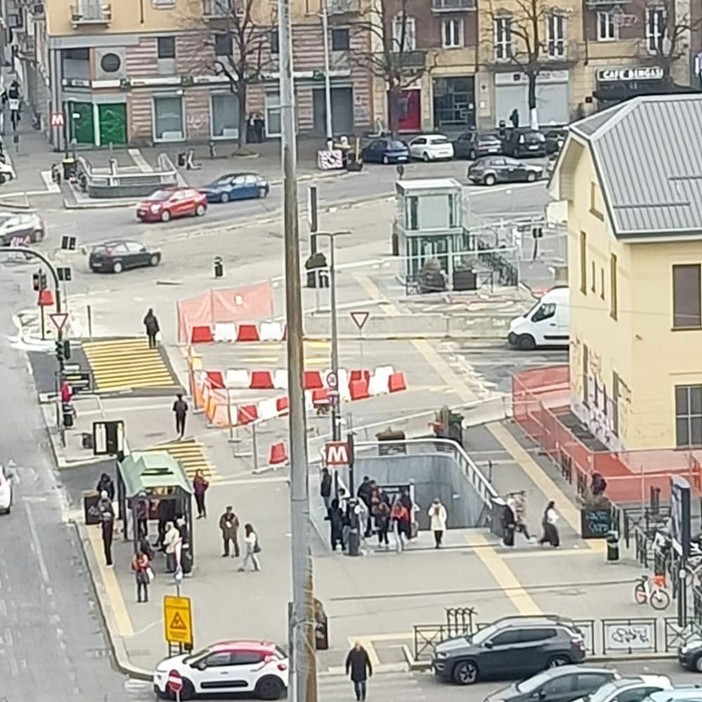 Piazza Bengasi, il ritrovamento di reperti archeologici rallenta i lavori. Il Comune rassicura: "Recupereremo"