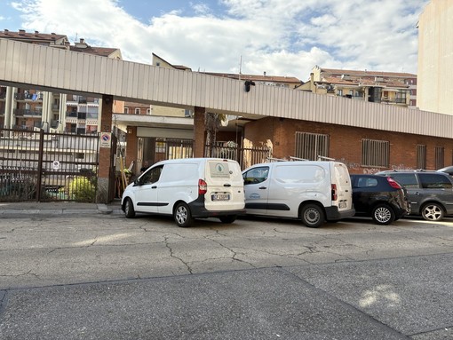 Ripartono i lavori nell’ex Telestudio e crescono le paure dei cittadini