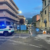 Strada chiusa per una perdita d'acqua