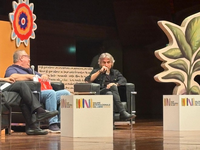 Luciano Ligabue ospite al Salone del libro 2025