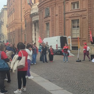 Filcams in piazza per "gli invisibili": i lavoratori del turismo