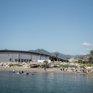 Il mare per tutti: sabato a Loano nuoto o semplicemente fare il bagno per le persone con disabilità visive, passaparola!