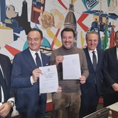 Tav, Salvini &quot;porta&quot; a Torino 50 milioni di compensazioni per i Comuni della Valsusa