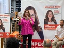 Laura Pompeo durante l'incontro avvenuto giovedì sera a Moncalieri Laura Pompeo durante l'incontro avvenuto giovedì sera a Moncalieri