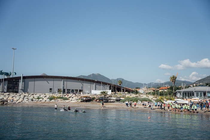 Il mare per tutti: sabato a Loano nuoto o semplicemente fare il bagno per le persone con disabilità visive, passaparola!