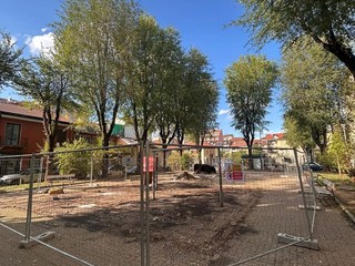 Lavori ai giardini di piazza Moncenisio Lavori ai giardini di piazza Moncenisio