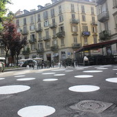Via Santa Giulia recupera la sua vocazione commerciale con un evento serale e pedonale