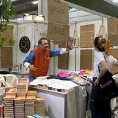Auroro Borealo show da Blakie Edizioni: libri in vendita come al mercato