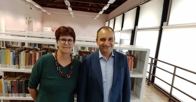 Il sindaco Stefano Lo Russo in visita alla rinnovata biblioteca Passerin