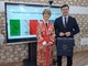 La rettrice Prandi in abito tradizionale con il rettore Allohquliyev La rettrice Prandi in abito tradizionale con il rettore Allohquliyev