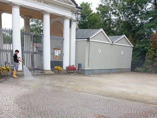 A Monteu da Po lavaggio strade e piazze e disostruzione dei tombini