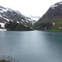 Ciclista cade nel lago di Malciaussia, soccorsa in elicottero