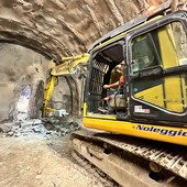 La linea 1 della metro è sempre più lunga, concluso lo scavo del tunnel a Cascine Vica: “Ora portiamola fino a Rivoli” [FOTO E VIDEO]