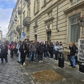 La protesta di alcuni borsisti Edisu davanti alla Regione