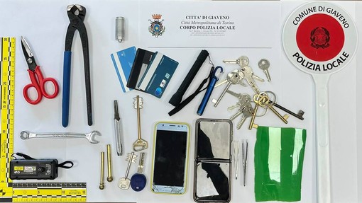 Speronano i vigili dopo il colpo fallito, fermati a Giaveno due truffatori seriali