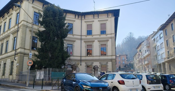 Stop alle auto in malasosta, si amplia la strada scolastica per proteggere i bambini