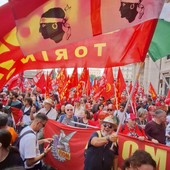 La Fiom torinese sfila a Roma durante la manifestazione nazionale La Fiom torinese sfila a Roma durante la manifestazione nazionale