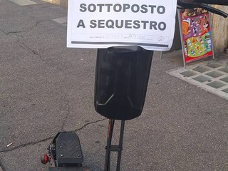 Scatta il giro di vite con le nuove regole sui monopattini Scatta il giro di vite con le nuove regole sui monopattini