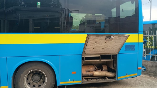 Blitz notturno al deposito GTT: sette bus cannibalizzati dai ladri e servizio paralizzato