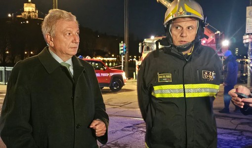 Cronaca degli ultimi secondi del bus finito nel Po: &quot;Manovra insolita&quot;