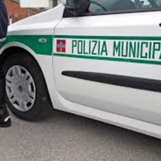 Guidava con una patente falsa a Torino, denunciata dalla Polizia Locale