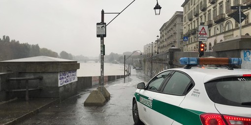 Maltempo, preoccupa l'innalzamento dei fiumi: chiusi i Murazzi e la linea ferroviaria Torino-Cirié [VIDEO]
