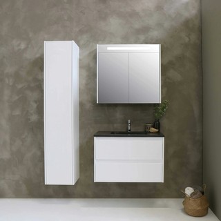 Come arredare un bagno piccolo: dai mobili sospesi agli specchi, ecco le soluzioni per ottimizzare gli spazi