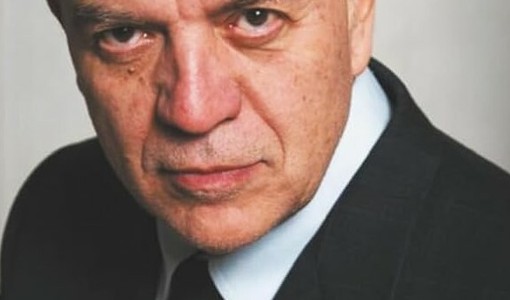 Un primo piano di Marco Rizzo