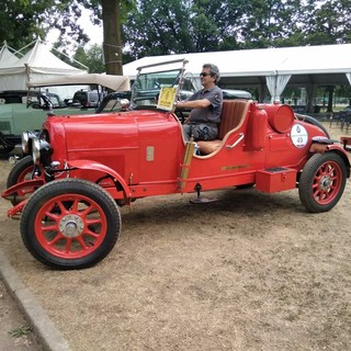 Auto storiche in mostra a Piazza d'Armi Auto storiche in mostra a Piazza d'Armi