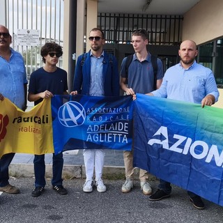 Il presidio di Radicali, +Europa, Azione e associazione Aglietta