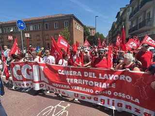 Manifestazione davanti al Grattacielo della Regione Manifestazione davanti al Grattacielo della Regione
