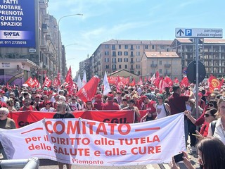 Manifestazione davanti al Grattacielo della Regione Manifestazione davanti al Grattacielo della Regione