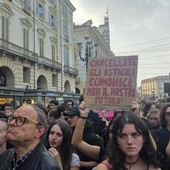 Manifestazione contro il carovita in piazza Castello Manifestazione contro il carovita in piazza Castello